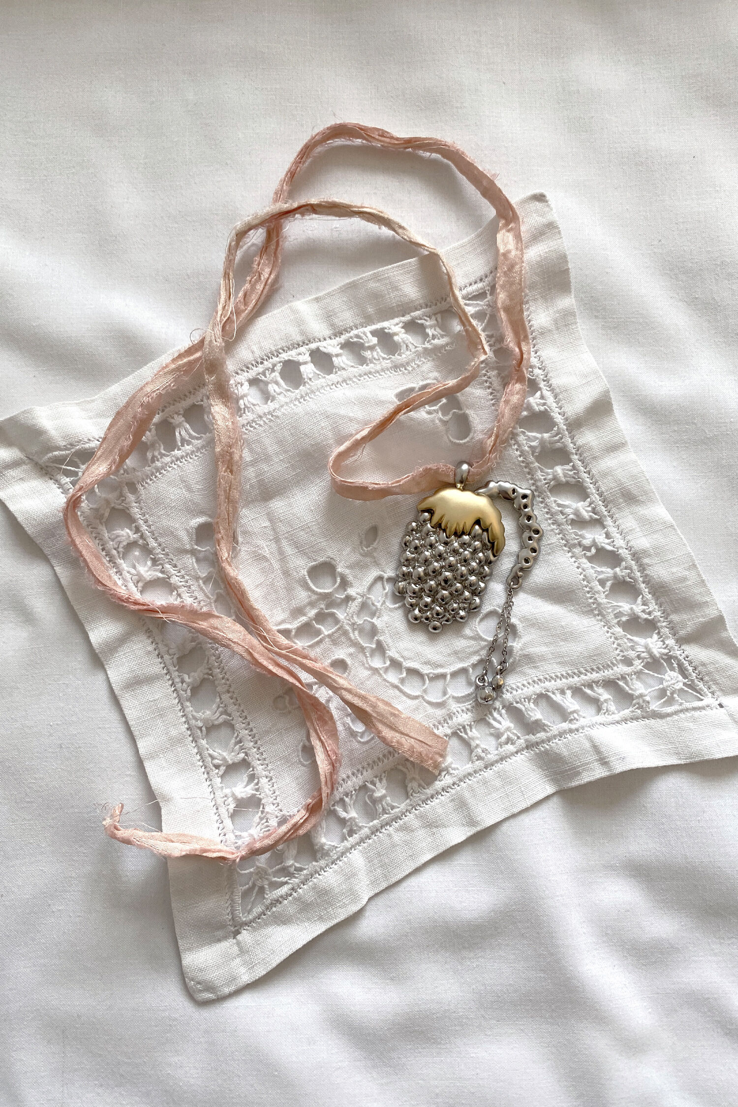 【SINOON】Dangling Grape Necklace ♥数量限定商品 SINOON ｜시눈 공식 온라인 스토어