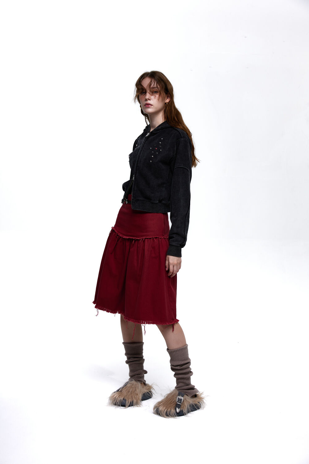 ★韓国人気★ESSU★RIVET CROP HOOD ZIP UP RIVET WASHING CROP HOOD ZIPUP - BLACK - 감도 깊은 취향