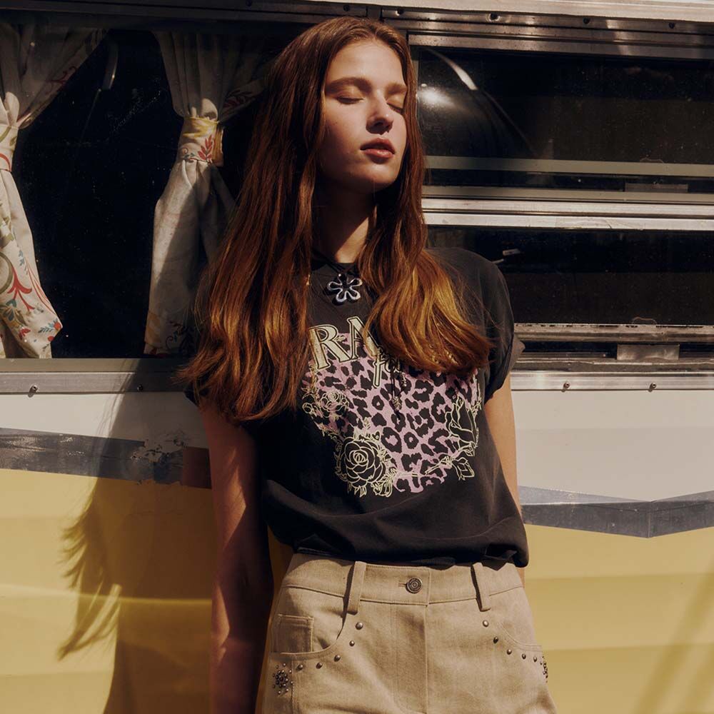 Love Leopard Graphic T-shirt VW5ME607_3color - 감도 깊은