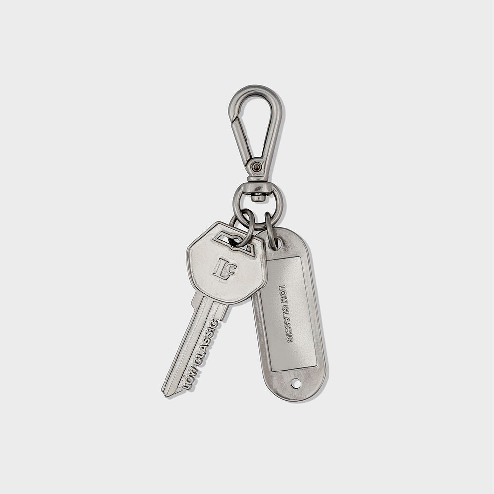 ■LOW CLASSIC■ Lc ID KEYRING LC257AC04SV Lc ID KEYRING_LC257AC04SV - 감도 깊은 취향 셀렉트샵 29CM