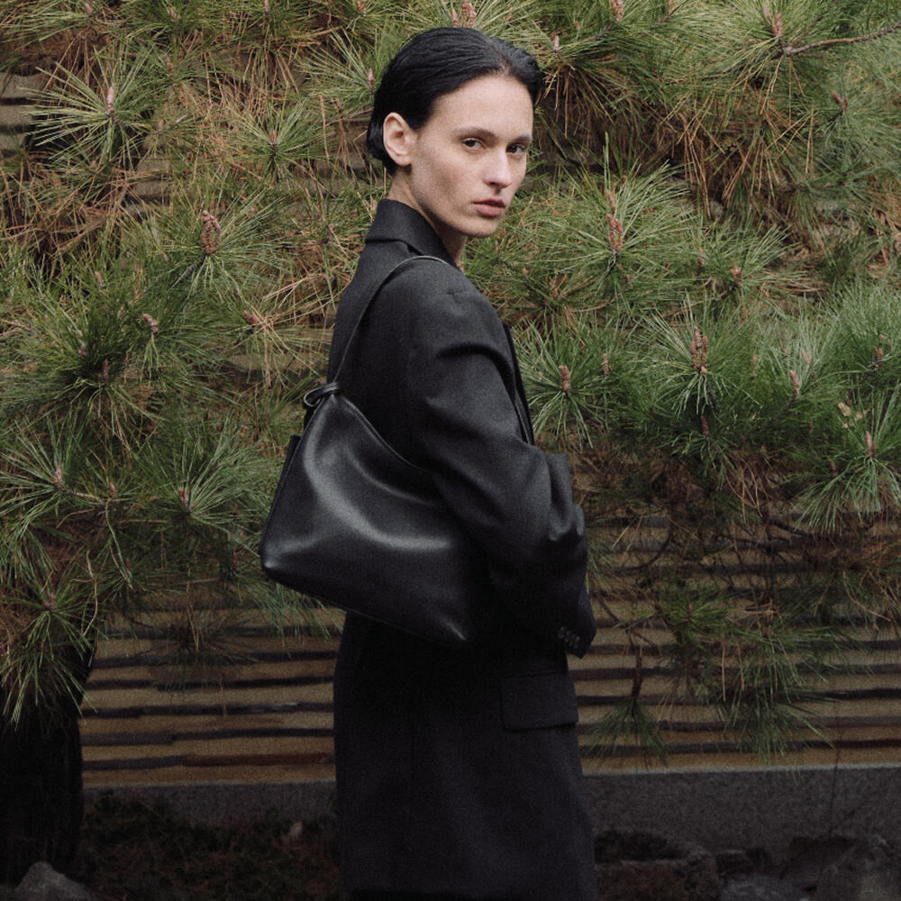 Mini pulpy hobo bag Black - 감도 깊은 취향 셀렉트샵 29CM