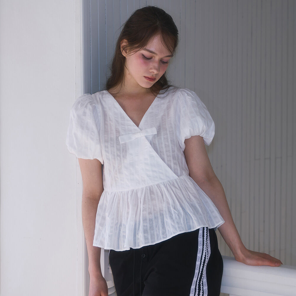 SHIRRING PUFF BLOUSE (WHITE) F25QB115 - 감도 깊은 취향