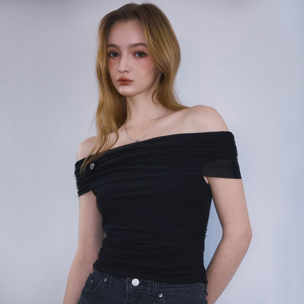 NEWALRIN ♥ NEWALRIN button Shirring off shoulder top NEWALRIN button Shirring off shoulder top (NEWALRIN/トップス