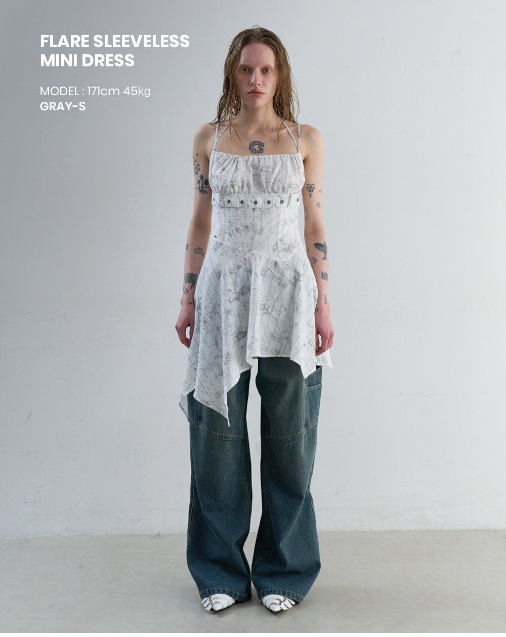 韓国人気【ORDINARY HOLIDAY】FLARE MINI DRESS グレー FLARE SLEEVELESS MINI DRESS [GRAY] - 감도 깊은 취향 셀렉트샵
