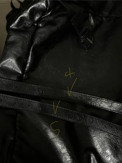 Zipper Finishing Flap Big Back Pack [ Black ] - 감도 깊은
