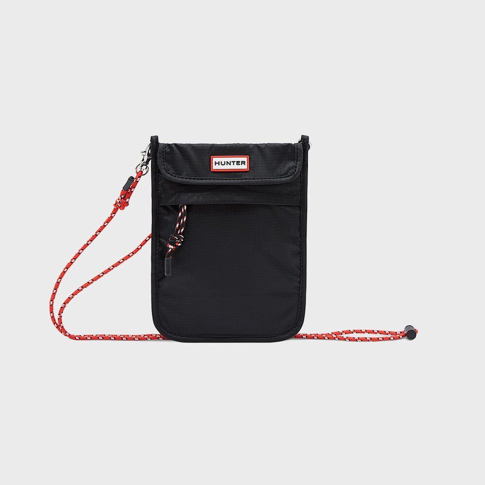 INTREPID PUFFER ESSENTIAL PHONE POUCH (BLACK/RED BOX LOGO
