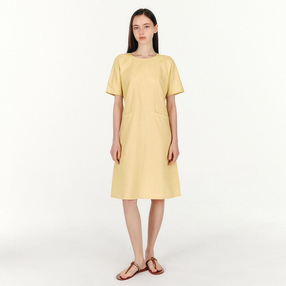 ワンピース ETMON Side Shirring Pintuck Dress, Yellow Beige PINTUCK SHIRRING LONG DRESS_YELLOW - ONENINENINEONE | 60