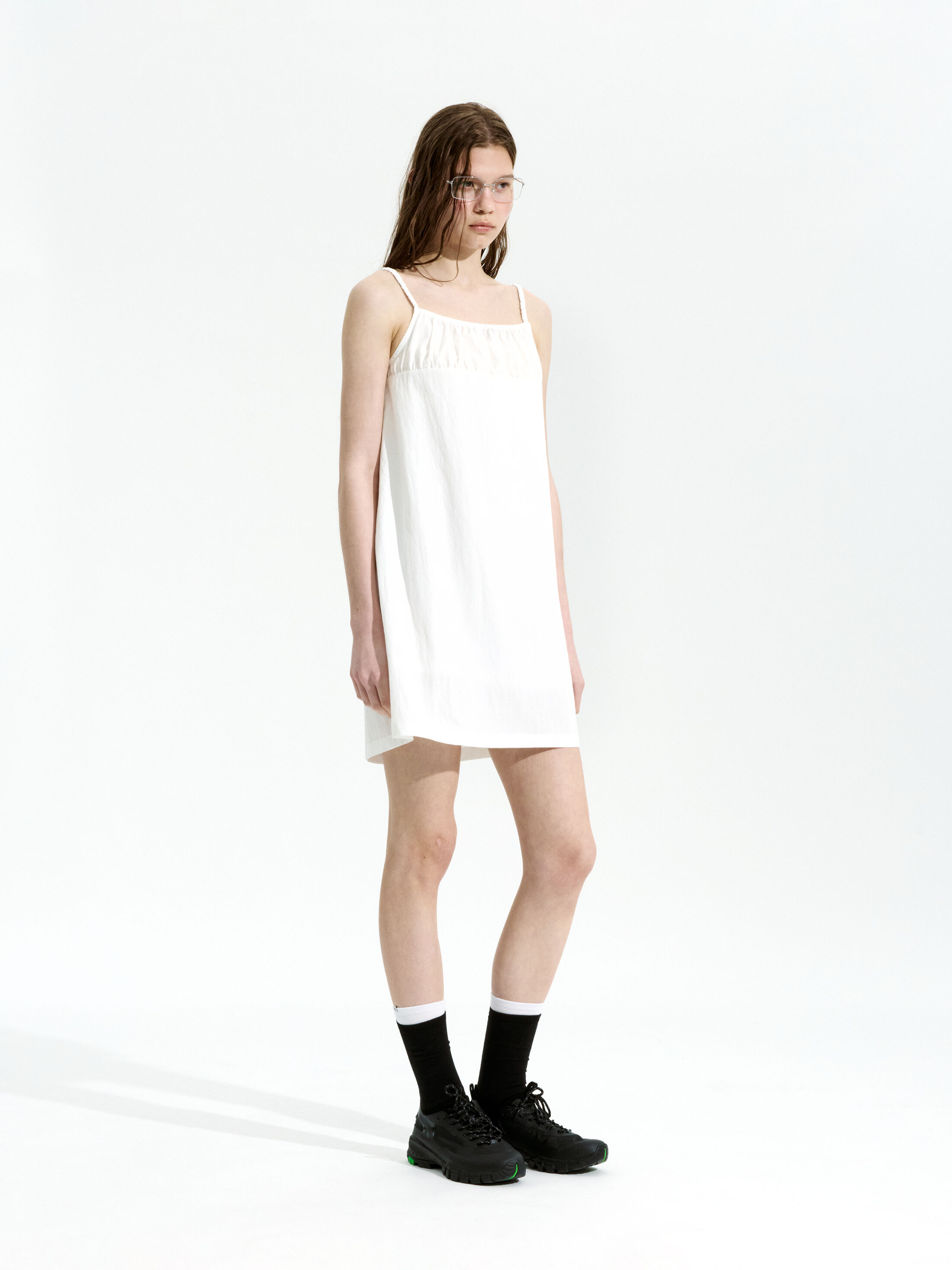 ■LOW CLASSIC■ SHIRRING STRING DRESSOFF WHITE LC252DR01OW SHIRRING STRING DRESS_OFF WHITE_LC252DR01OW - 감도 깊은 취향