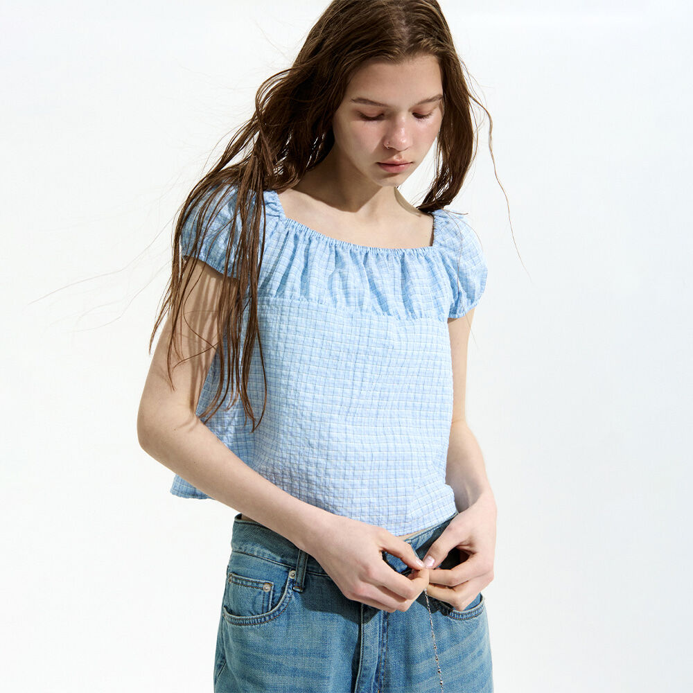 ROSE RIBBON FRILL OFF SHOULDER T SHIRT BLACK - 감도 깊은