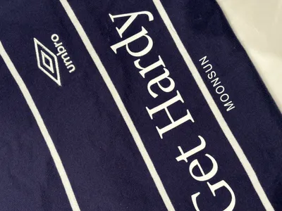 Umbro x MOONSUN Blockcore Stripe T-Shirt / Navy - 감도 깊은
