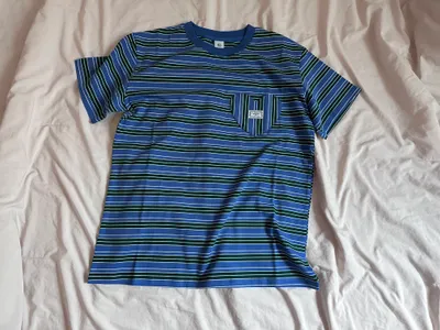 MULTI STRIPE HEART POCKET BASIC FIT T SHIRT BLUE - 감도 깊은