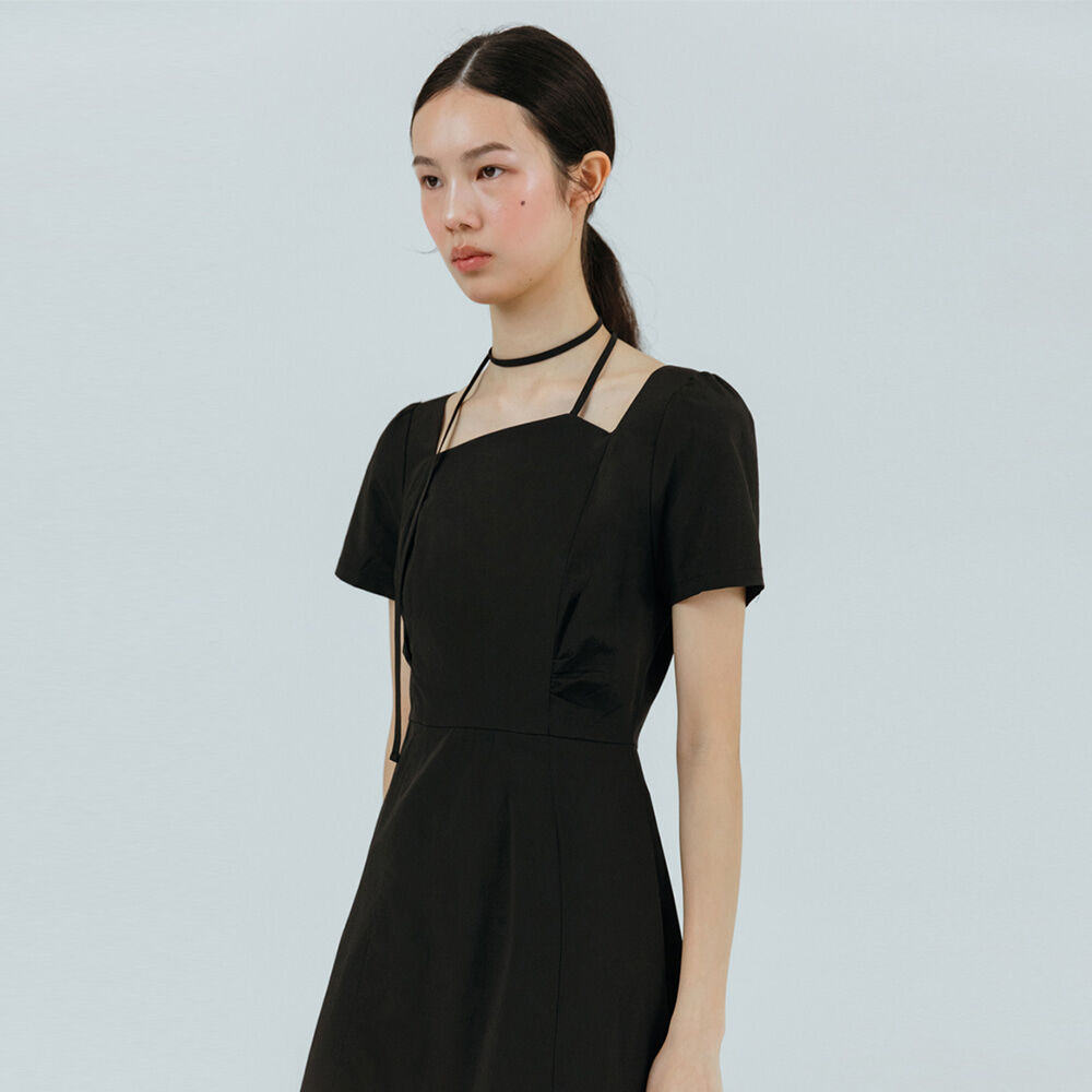 [Clove]★24SS★韓国大人気 ★Half Zip-Up Dress 24SS clove] Half Zip-Up Dress (Black) - 감도 깊은 취향