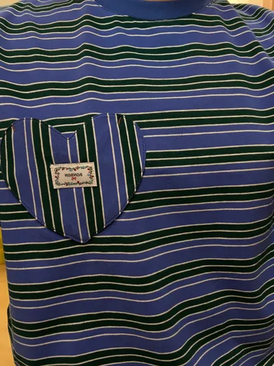MULTI STRIPE HEART POCKET BASIC FIT T SHIRT BLUE - 감도 깊은