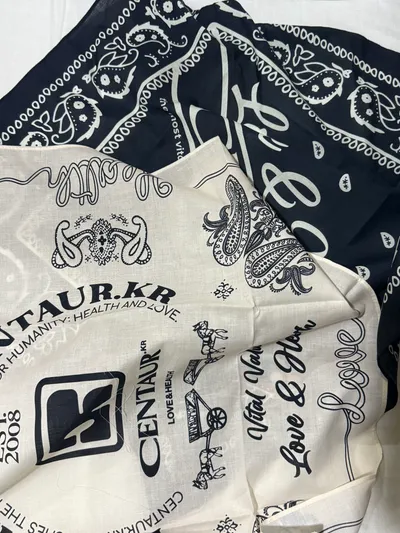 【CENTAUR.KR】CENTAUR ARCHIVE SMALL BANDANA バンダナ CENTAUR ARCHIVE SMALL BANDANA_CREAM - 감도 깊은 취향 셀렉트