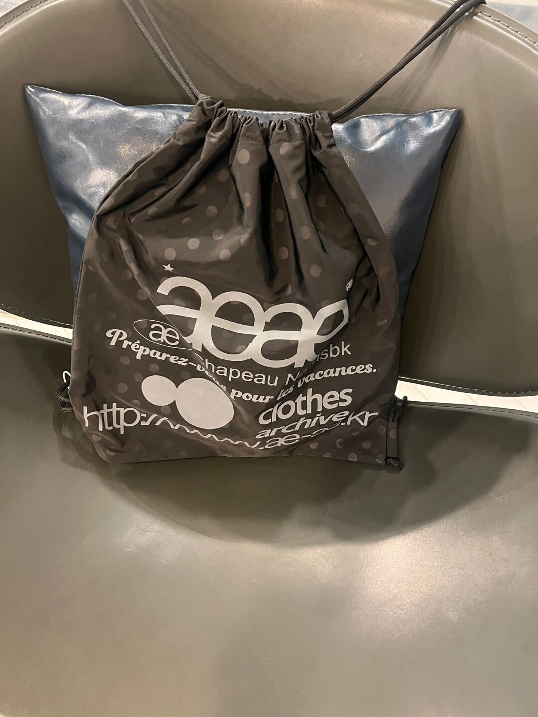 WEB LOGO DOT GYM SACK [BLACK] - 감도 깊은 취향 셀렉트샵 29CM