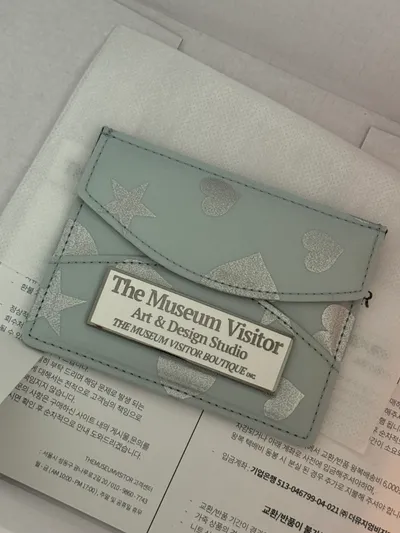 韓国商品/THE MUSEUMVISITOR HEART STAR CRACK CARD WALLET HEART STAR CRACK CARD WALLET (LIGHT GREY) - 감도 깊은 취향