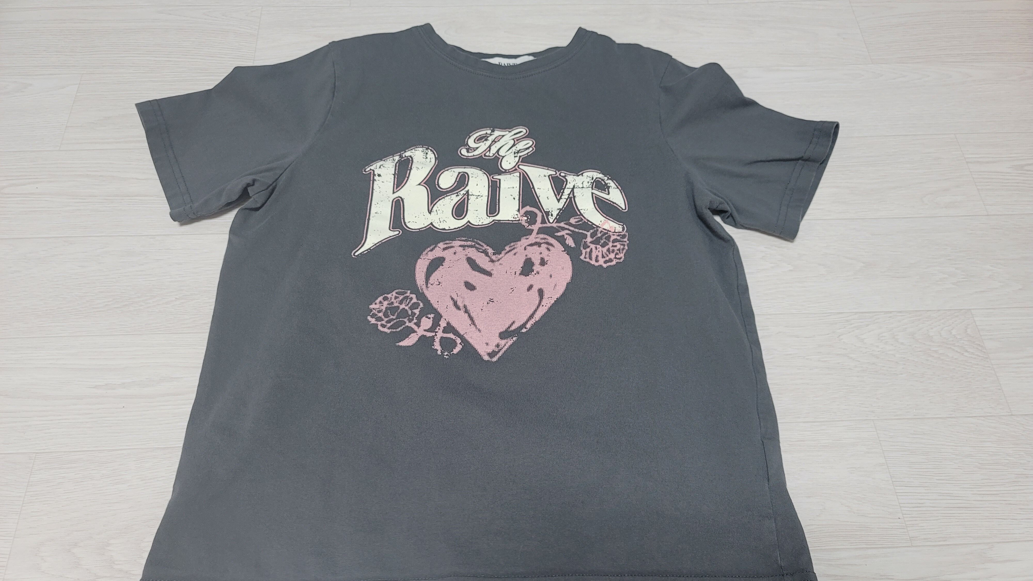 ★RAIVE★ Drawing Heart Graphic Tshirts VW4AE101_3color Drawing Heart Graphic T-shirts VW4AE101_3color - 감도 깊은