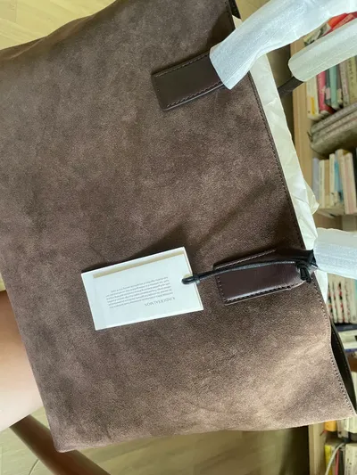 Margo Suede Tote Bag Charcoal-Brown - 감도 깊은 취향 셀렉트