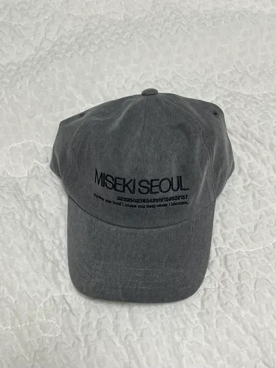 【Miseki SEOUL】Misekiseoul logo ball cap Misekiseoul logo ball cap BLACK - 감도 깊은 취향 셀렉트샵 29CM