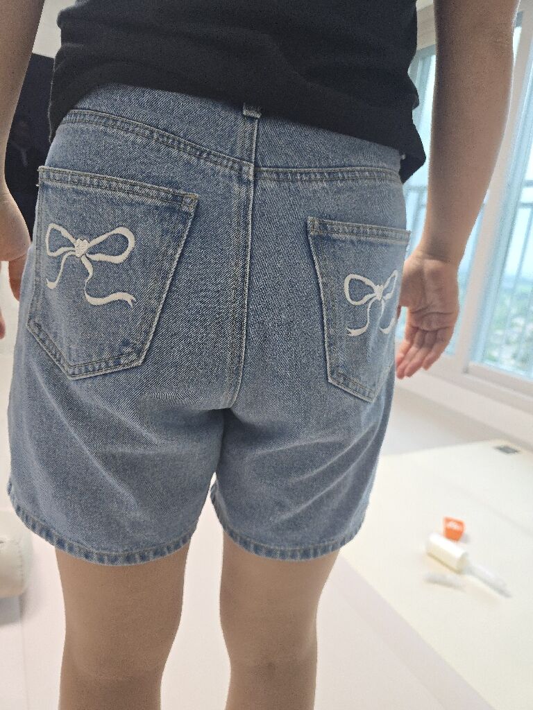 ☆RONRON☆BACK POCKET RIBBON DENIM HALF PANTS パンツ 韓国発 BACK POCKET RIBBON DENIM HALF PANTS LIGHT BLUE - RONRON 론론