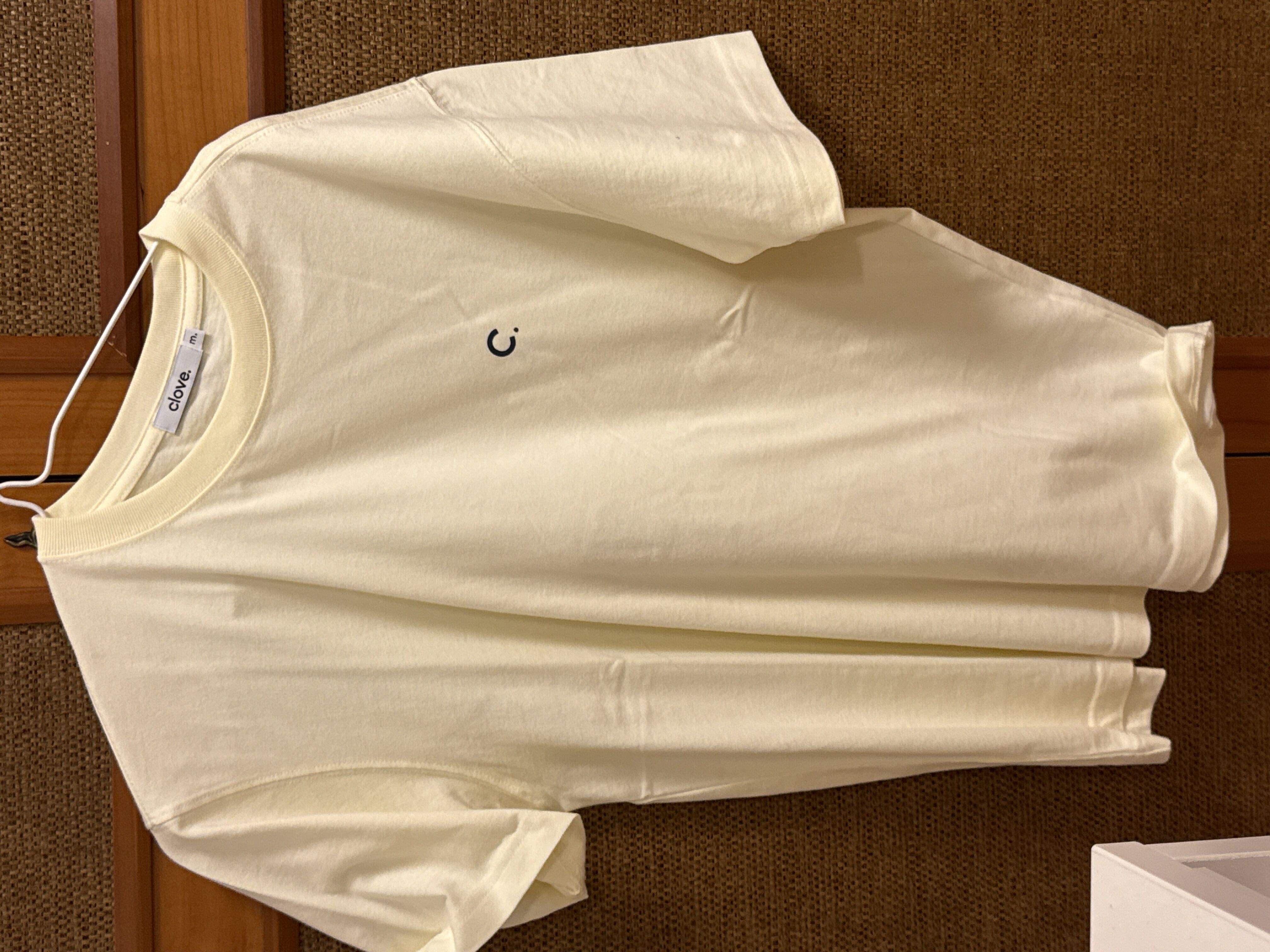 [Clove]★24SS★韓国大人気 ★Swim Graphic T-Shirt 24SS Clove] Swim Graphic T-Shirt (Cream) - 감도 깊은 취향