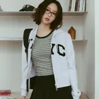 [금새록 PICK] 여성 NYC 크롭 후드 집업 Light Grey